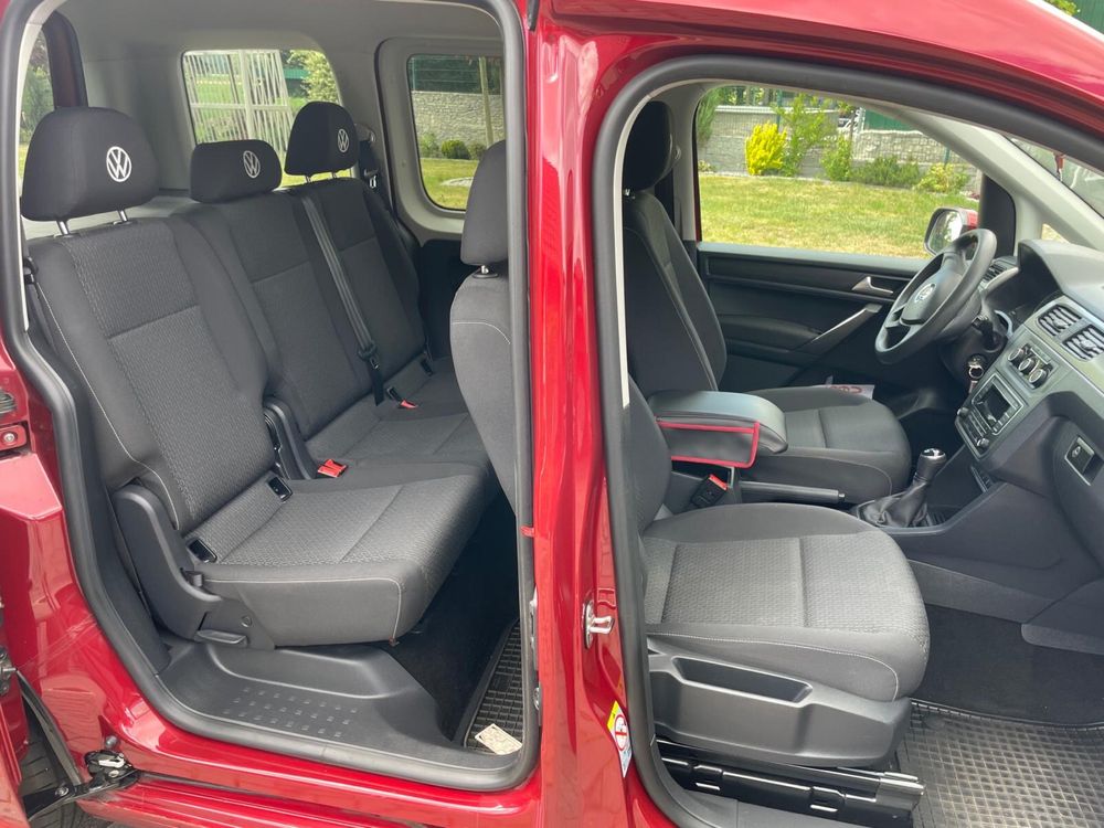 Sprzedam VW Caddy 5 os. 2.0 TDI