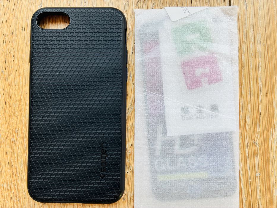 Etui Spigen i szkiełko do iPhone 6 & iPhone 6s