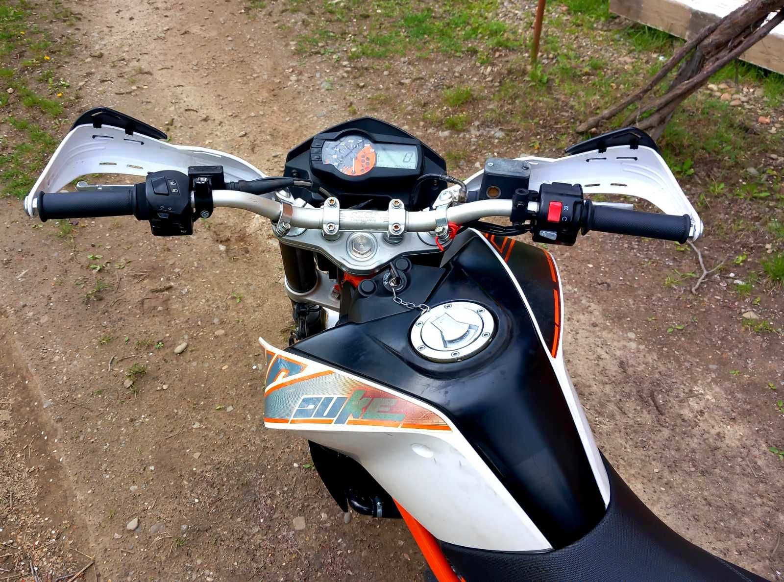 KTM Duke 690 2013