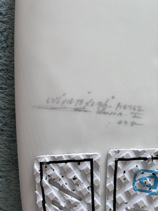 Prancha de Surf JS Golden Child 6’0 1/2 // 29,8L (Kanoa Igarashi)