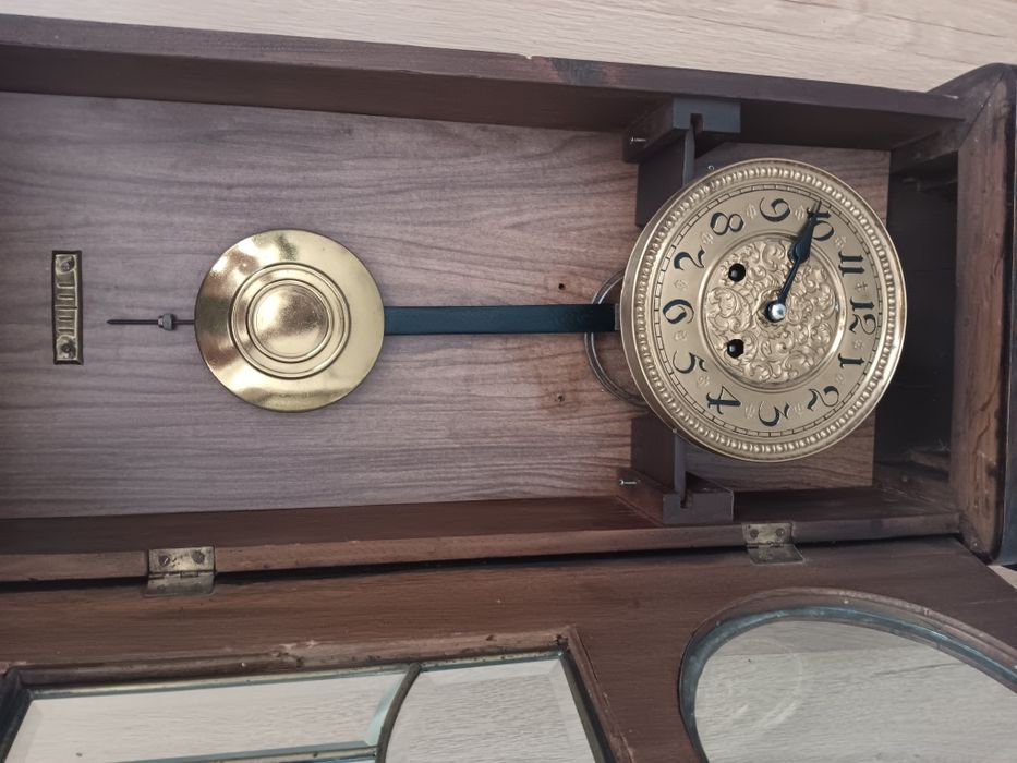 Przedwojenny zegar ścienny z wahadłem