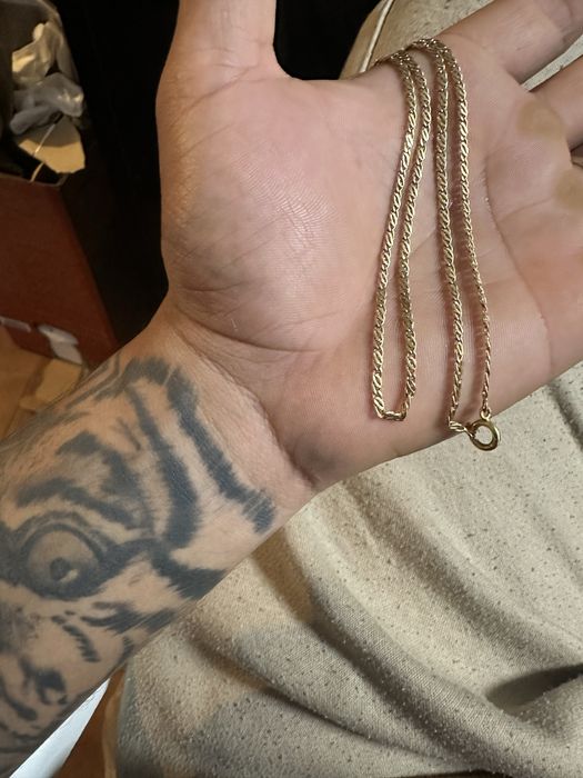 Corrente de ouro 19k