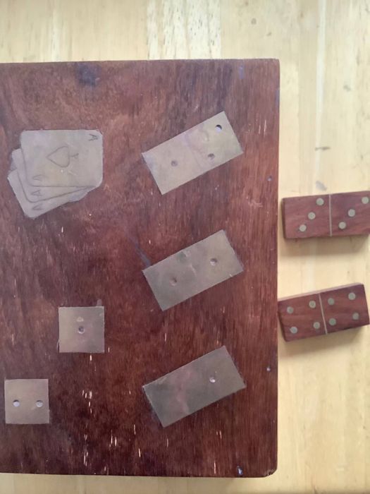 Домино ручной работы из красного дерева