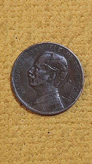 Монета Италия 5 чентезимо, 1913
Надпись: "RE D'•ITALIA"