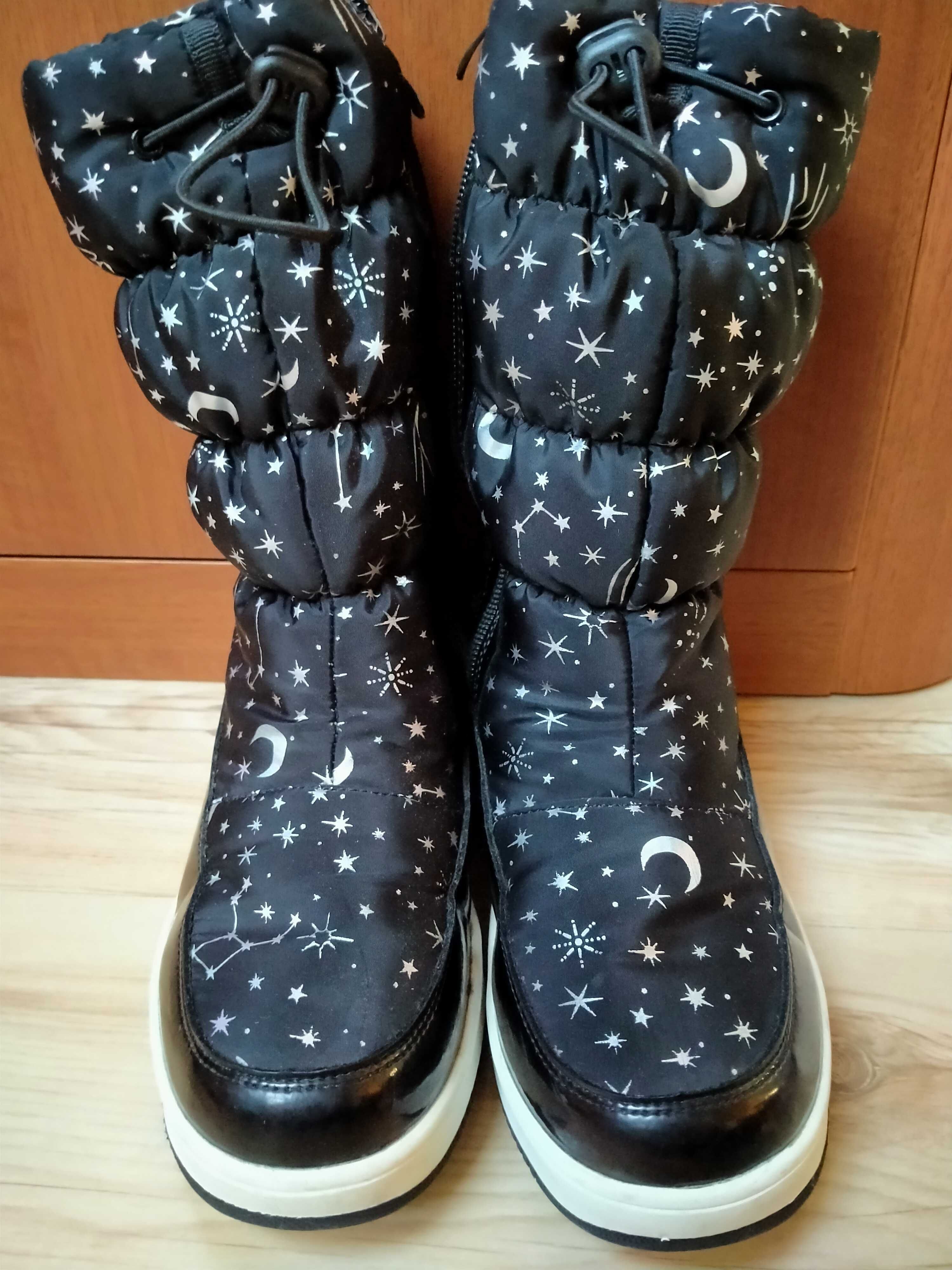 buty zimowe ocieplane 32 SMYK (czarne w gwiazdozbiory)