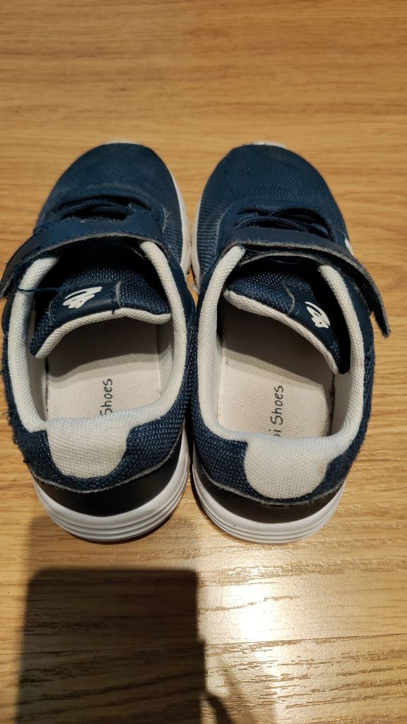 Buty sportowe chłopięce r.31, dł.wkładki 19,8cm, używane