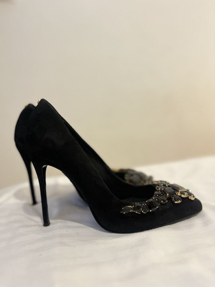 Sapatos pele camurca com cristais Egidio Alves