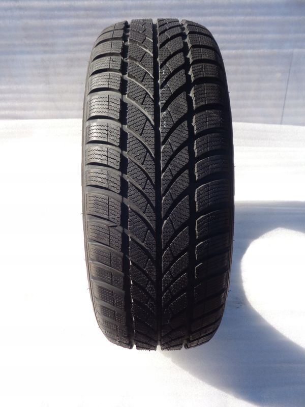 Maxxis Arctictrekker 205/55/16 opony zimowe 205/55r16/1szt Nowa Demo