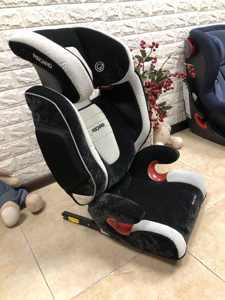 Автокрісло Recaro Monza Nova Seatfix Група 2/3 (15-36кг)
