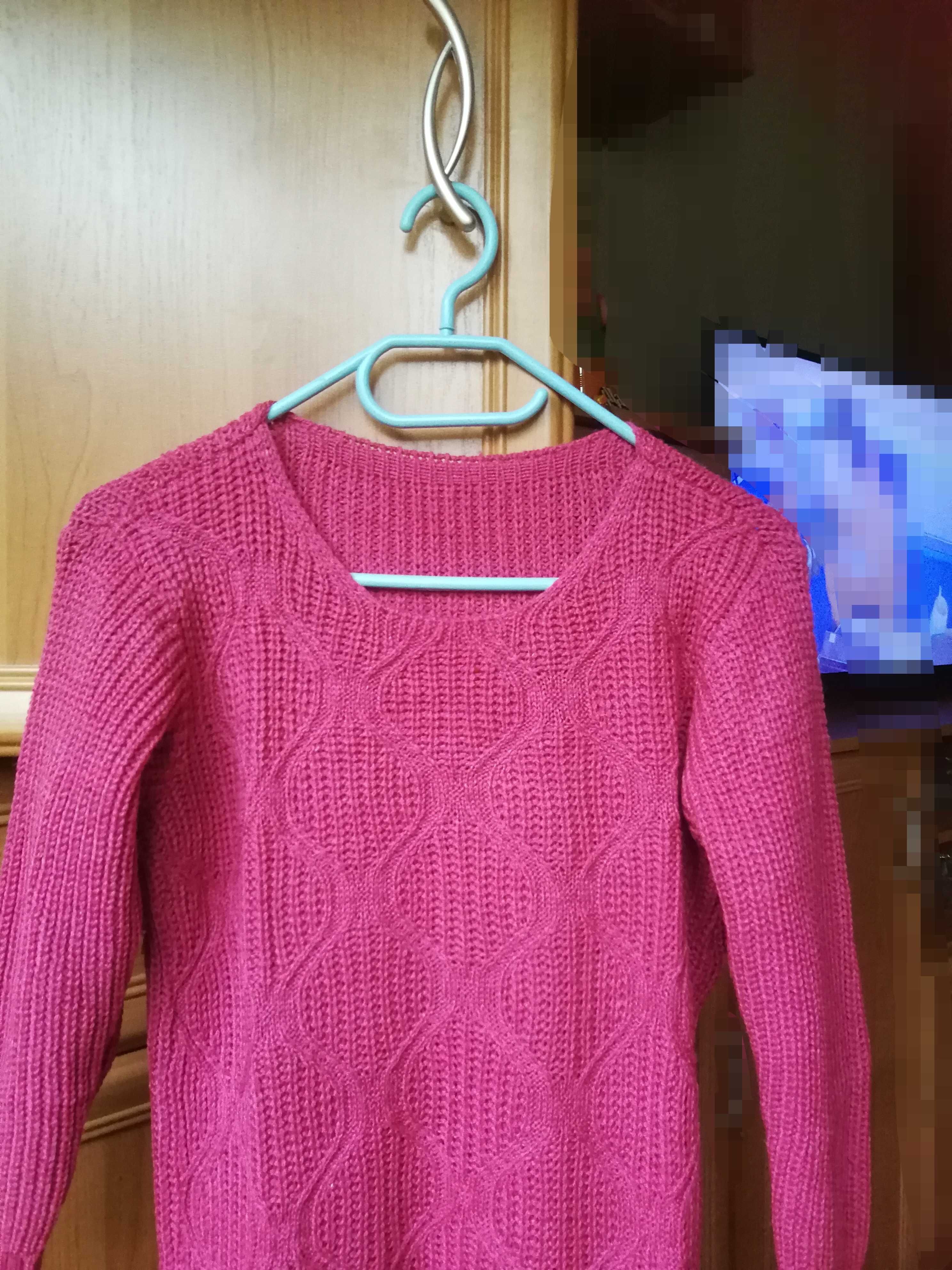 Różowy sweter w rozmiarze M