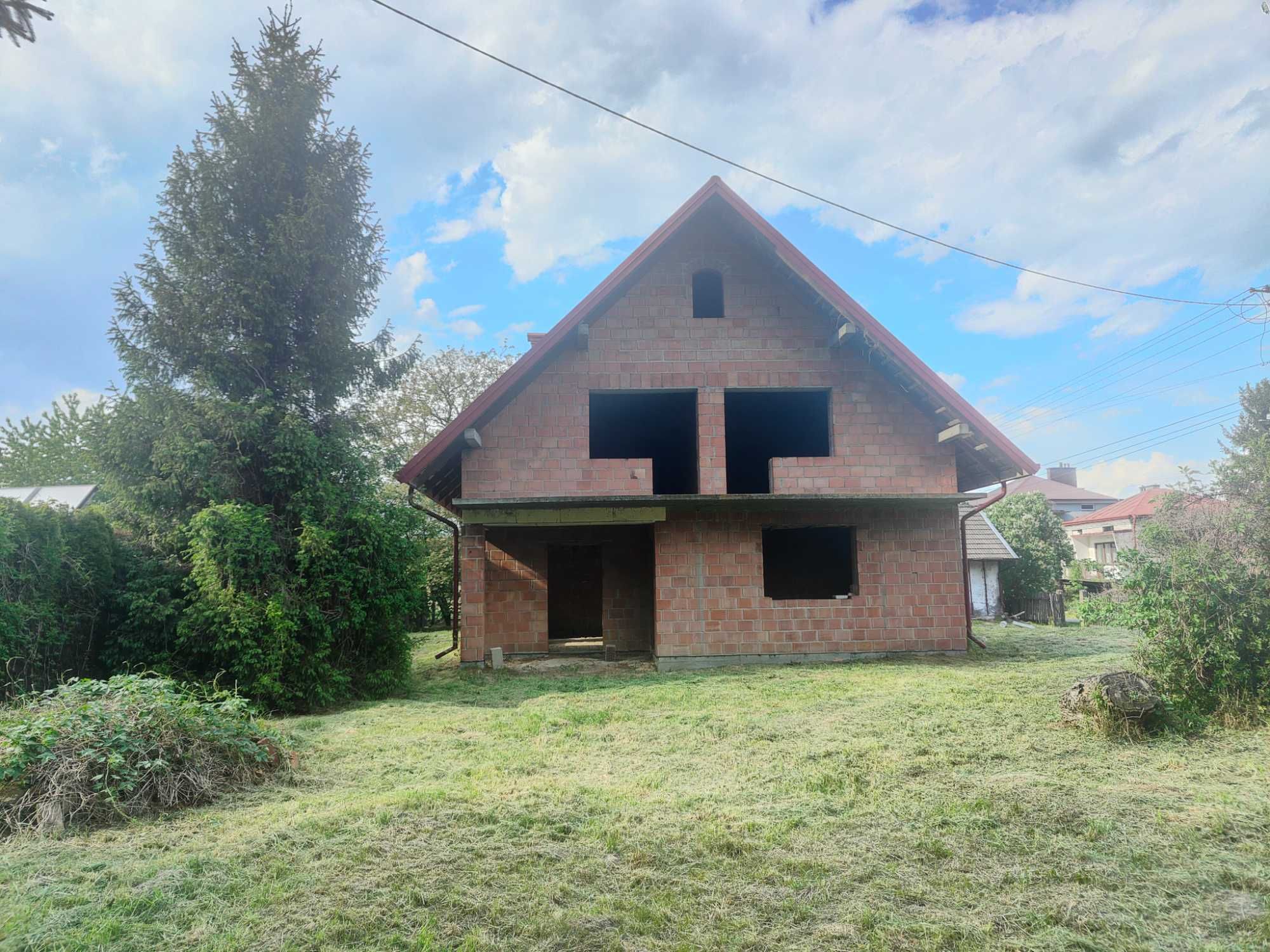Dom wolnostojący na działce 1733m2