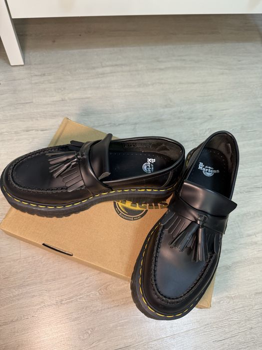 Лофери Dr. Martens