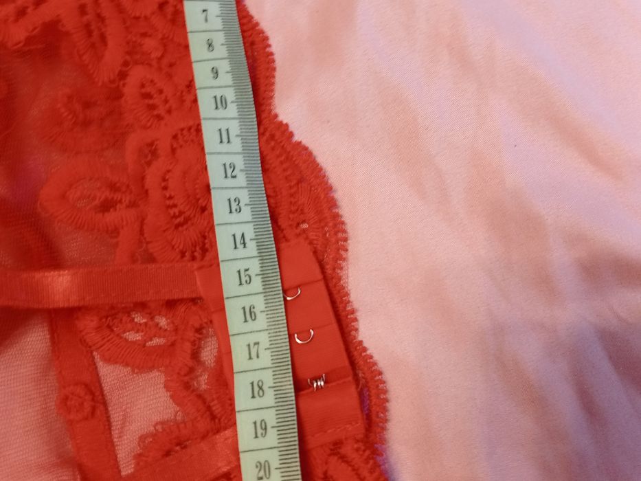 Komplet czerwonej bielizny. Nowy