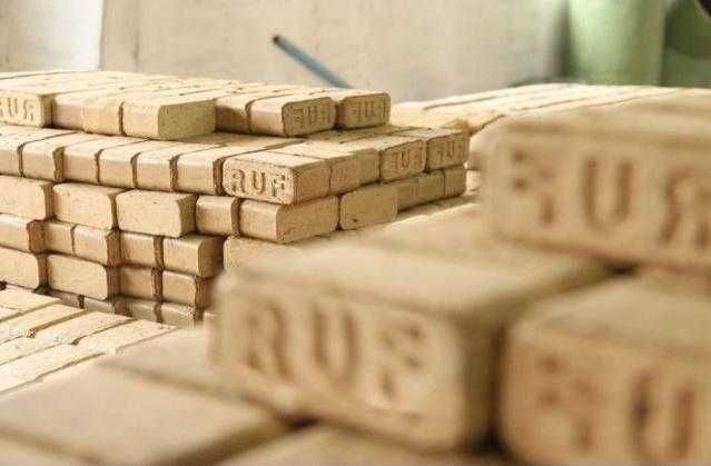 Продаж брикетів та паливних пелетів
