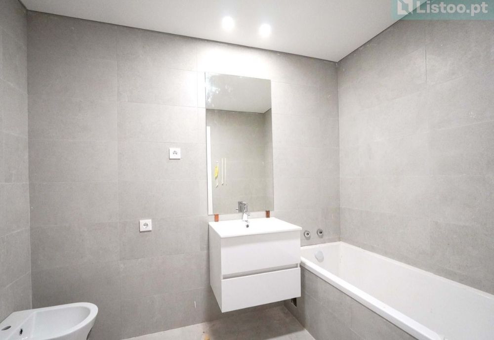 T2+1 novo de 2025 com terraco  pronto a escriturar na Urbanização Casa