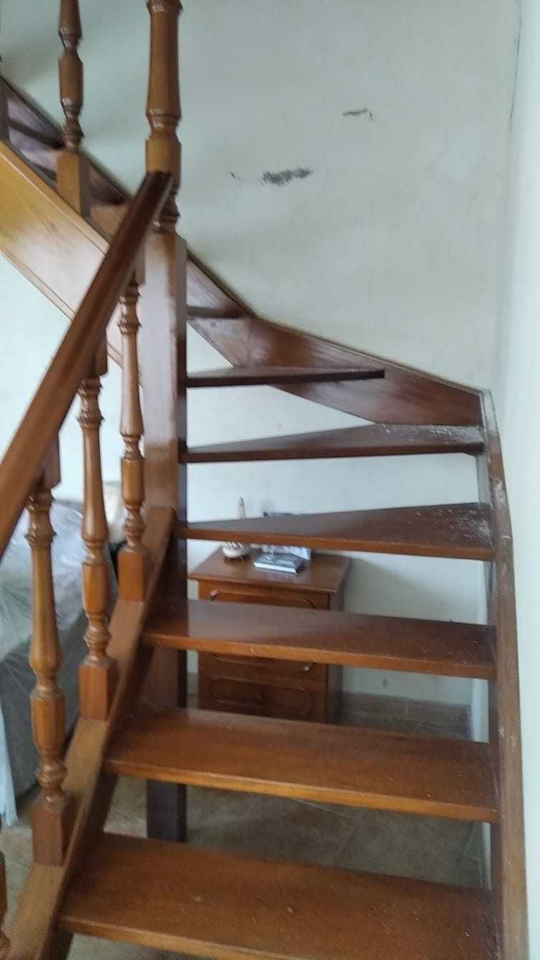 Moradia unifamiliar com 3 pisos em aldeia de cariz rural