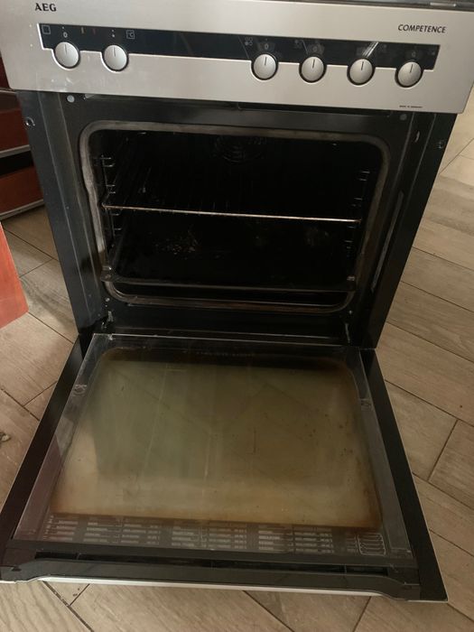 Духовий шкаф AEG з варочною поверхнею