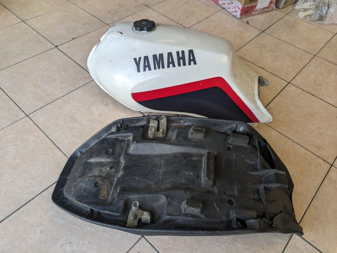 Yamaha Xj600 Części (zbiornik, kanapa, plastyki, licznik, sety, lampa)