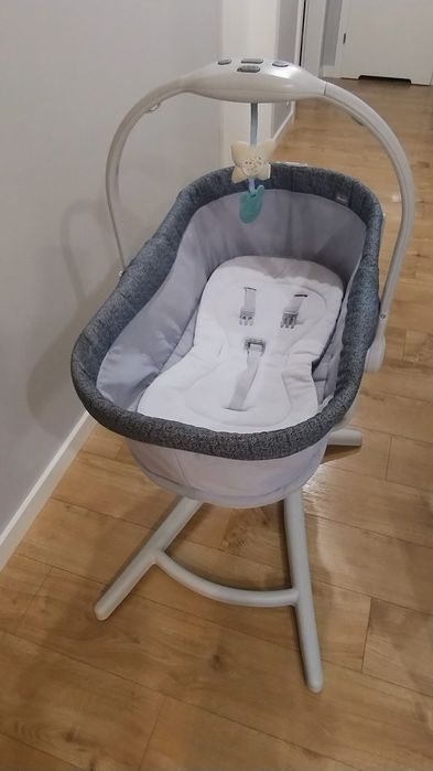 Chicco Baby Hug 4w1 - wielofunkcyjne łóżeczko +stolik do karmienia