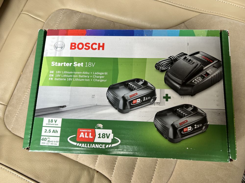 Комплект акумуляторів та зарядного Bosch Starter Set 18V (1600A011LD)