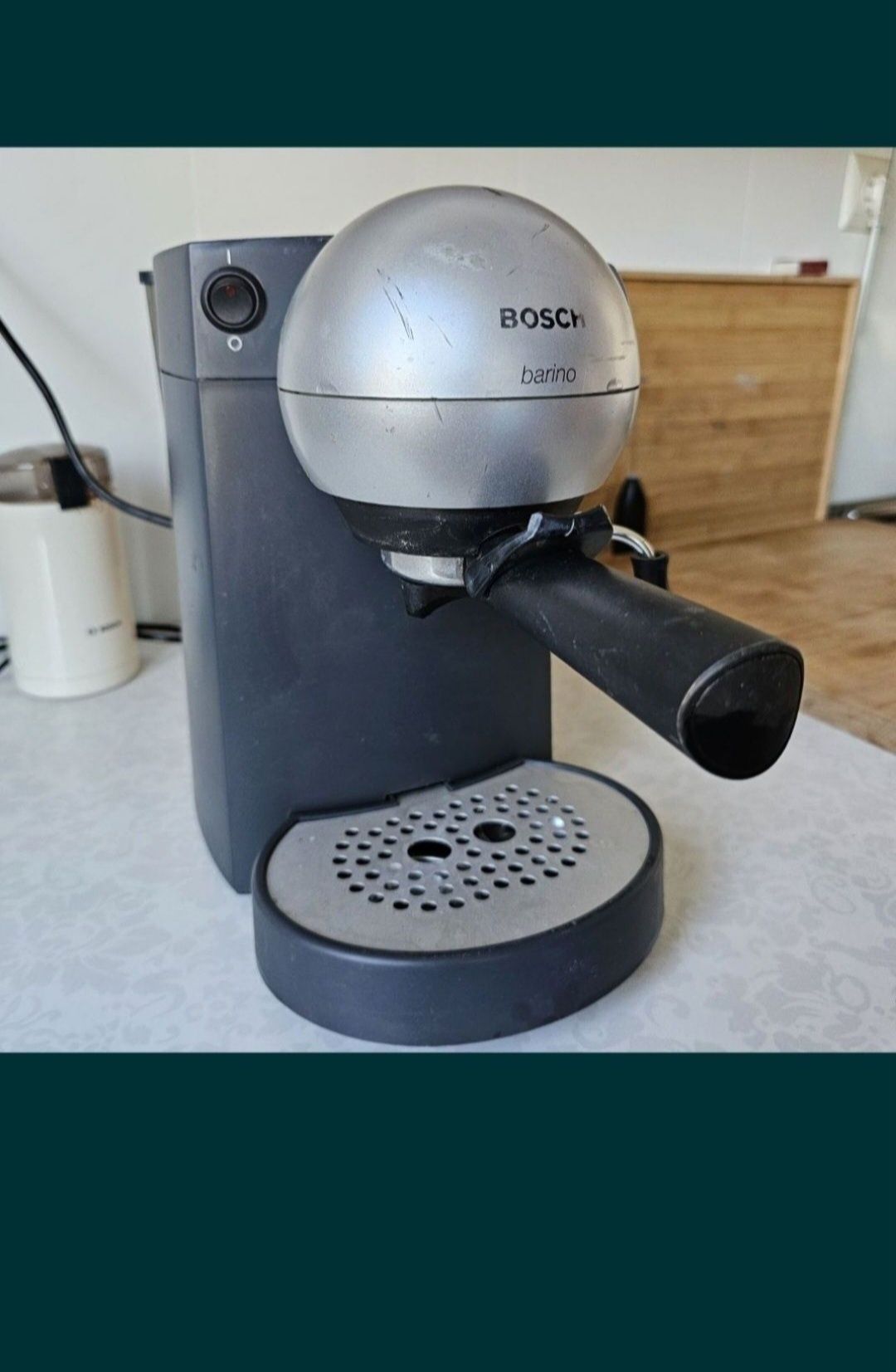 Ekspres do kawy Ciśnieniowy kolbowy. Bosch Barino
TCA4101
