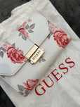 Torebka Guess biala w kwiaty