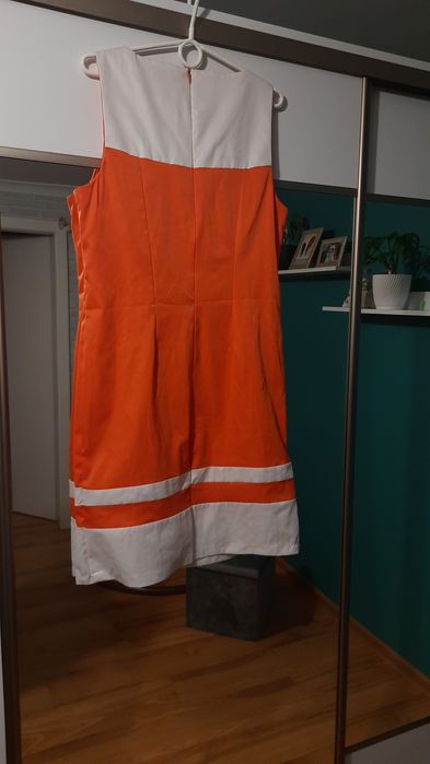 Sukienka pomarańczowa