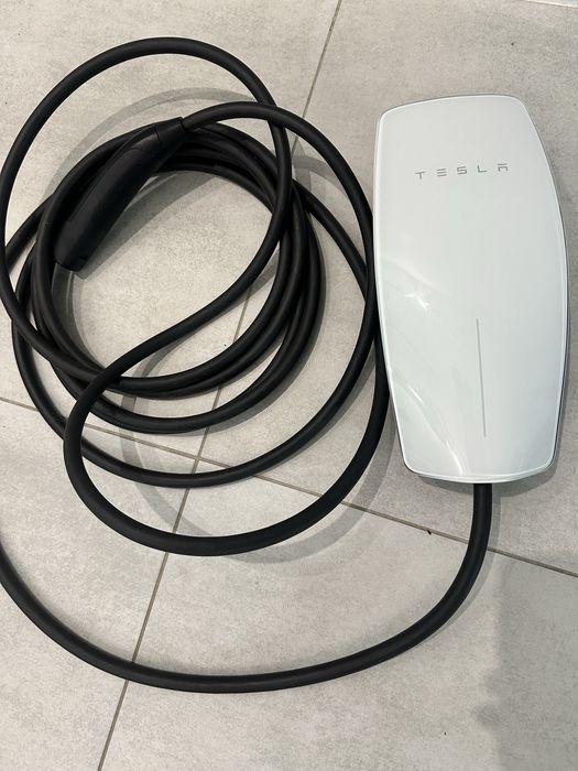 Зарядка Tesla Wall Connector Gen 3, не працює