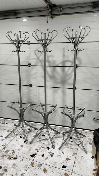 Продам вішалки .