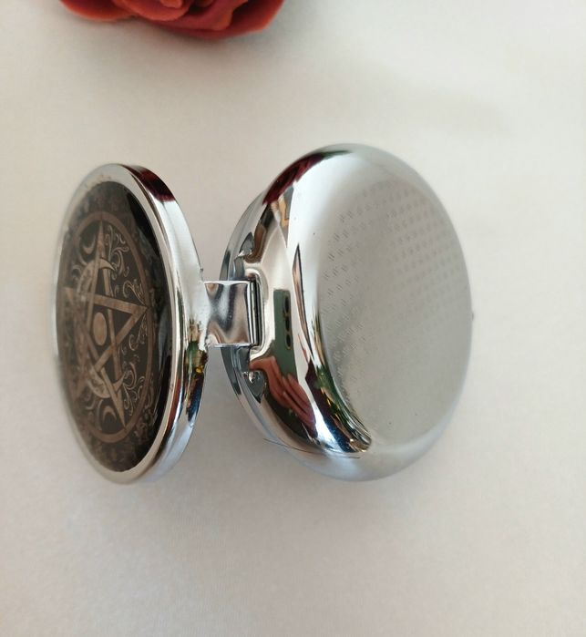 Metalowe pudełeczko na leki, witaminy. Pentagram