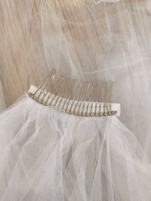 Welon z koła biały nowy na grzebieniu plus podwiązka