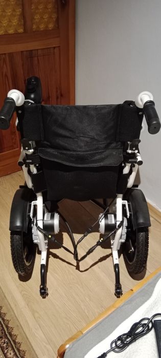 Wózek inwalidzki elektryczny
