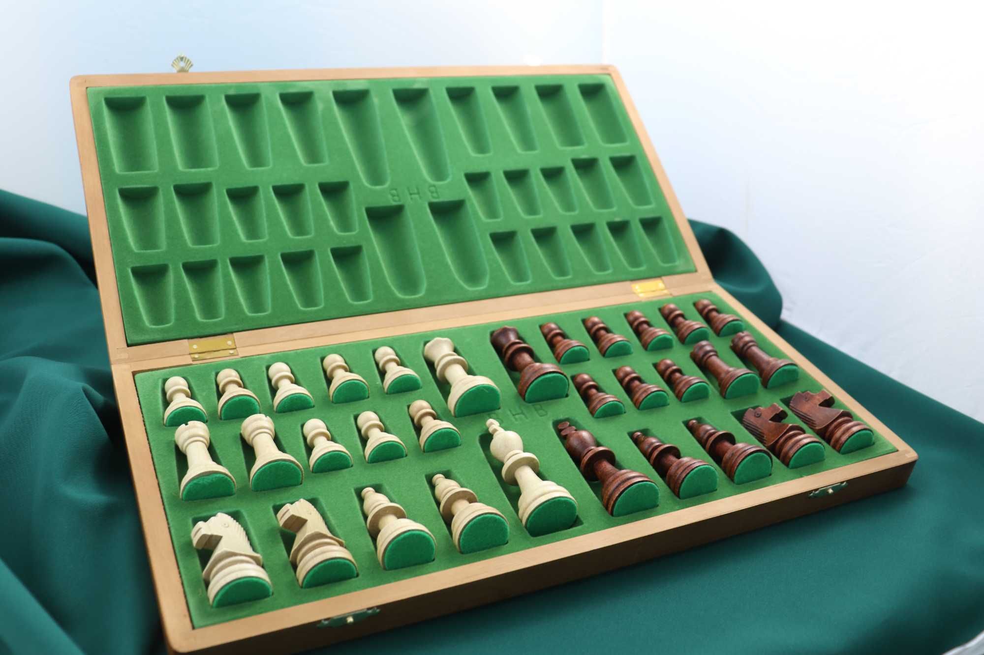Szachy drewniane składane turniejowe no.6 Figury rzeźbione prezent