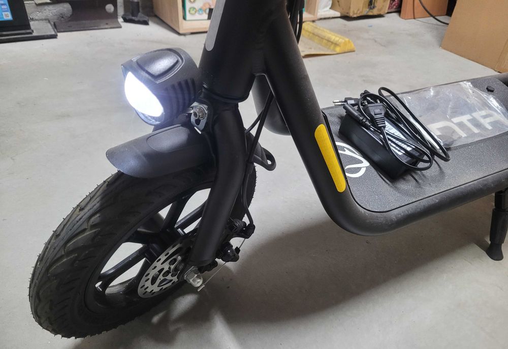 Hulajnoga elektryczna z siedziskiem skuter el. Manta 12'' MES1202H