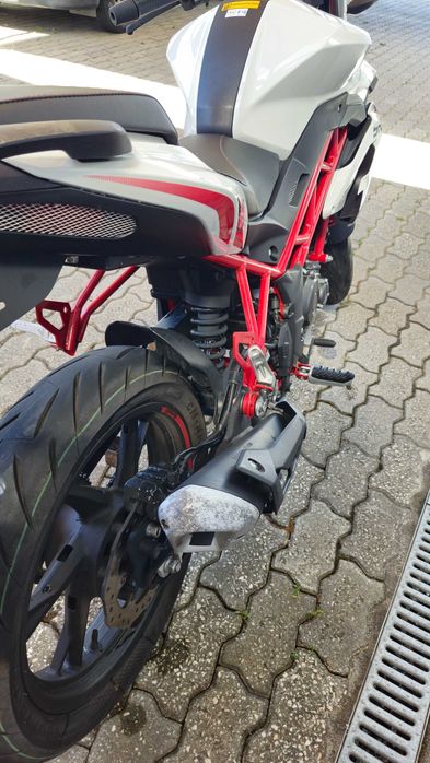 Mota Benelli BN 125 poucos km's