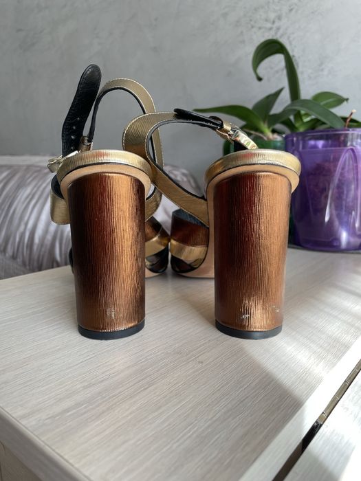 Босоножки 40 розмір