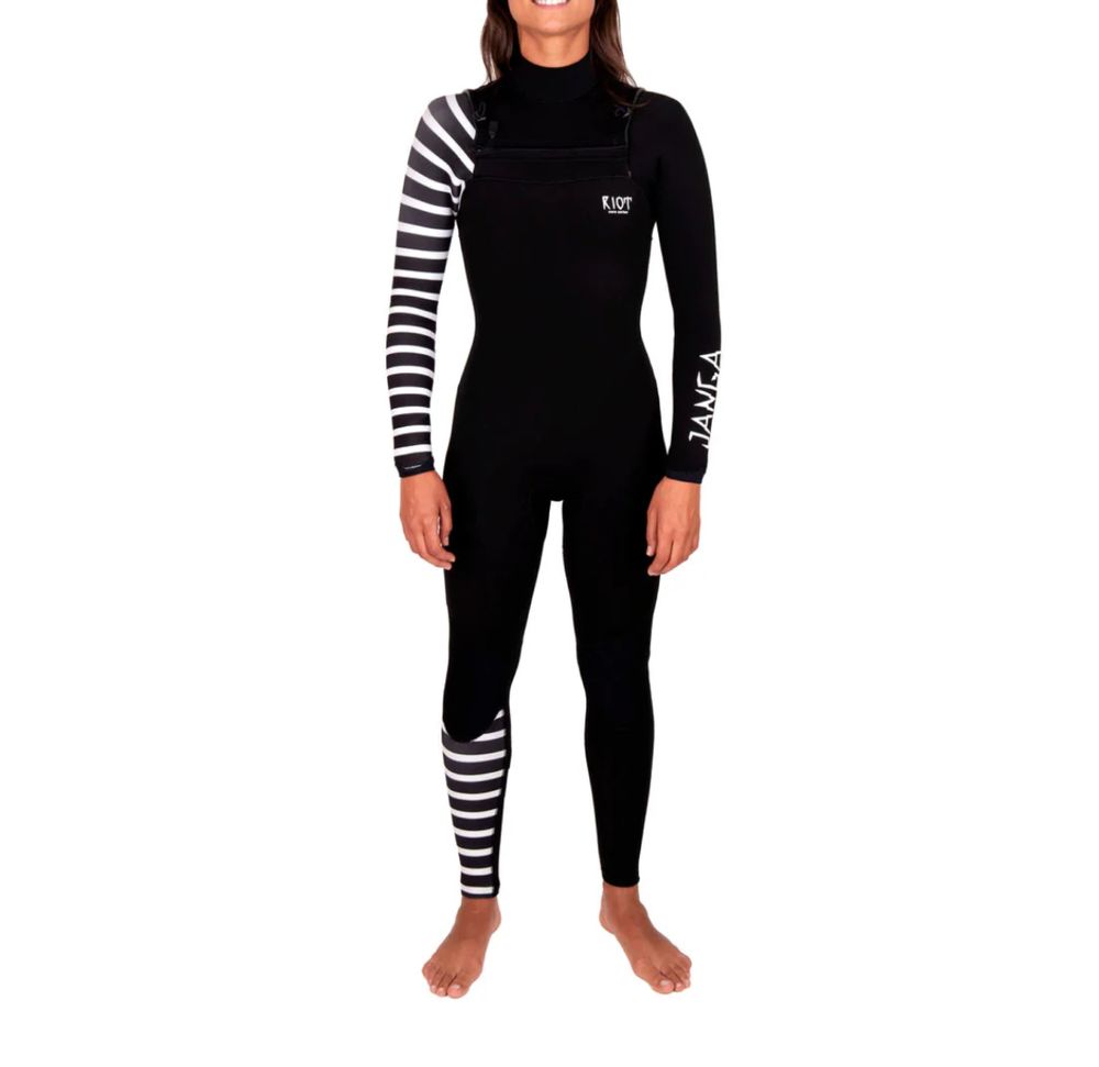 Pranchas de Surf (3) + Fatos (3)