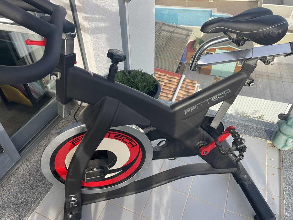 Bicicleta de ginásio