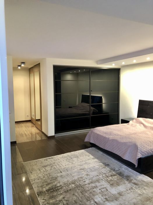 Продаж 1 к кв 47 кв. м  на вул. Краківська 15/17