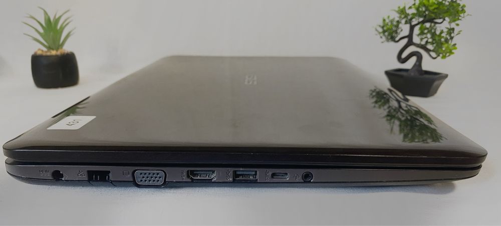 Asus великий ноутбук 17.3" / i5 / 8-256 / GT 940MX Гарантія