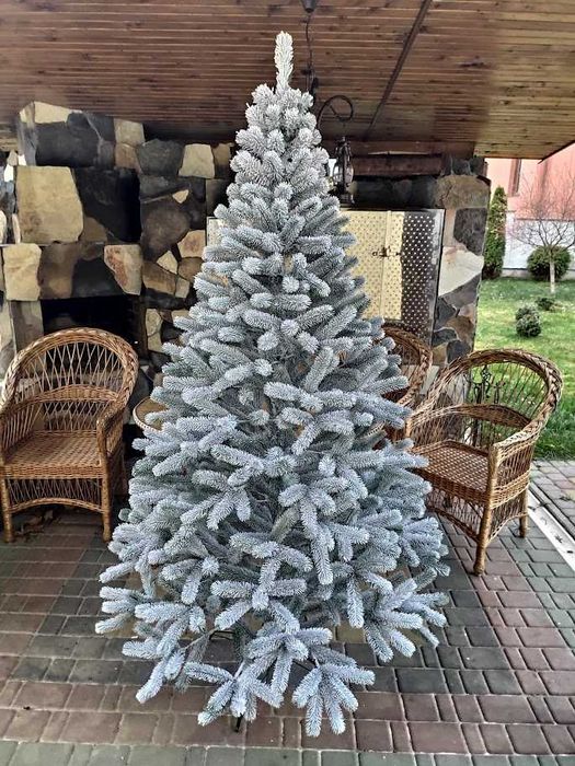 Штучні ялинки на будь-який смак та бюджет