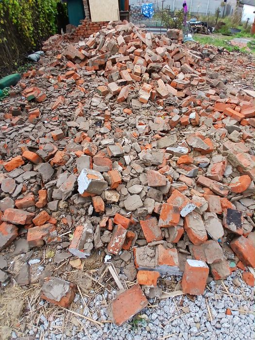 Віддам  бій червоної цегли