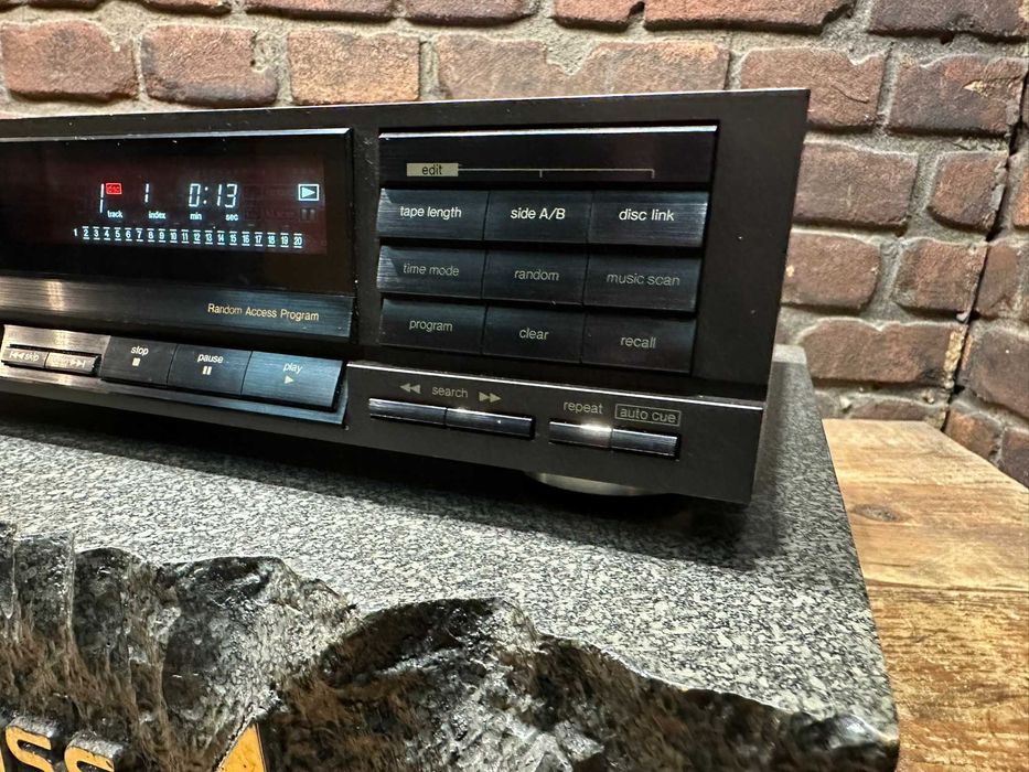 Odtwarzacz CD Technics SL-P 212