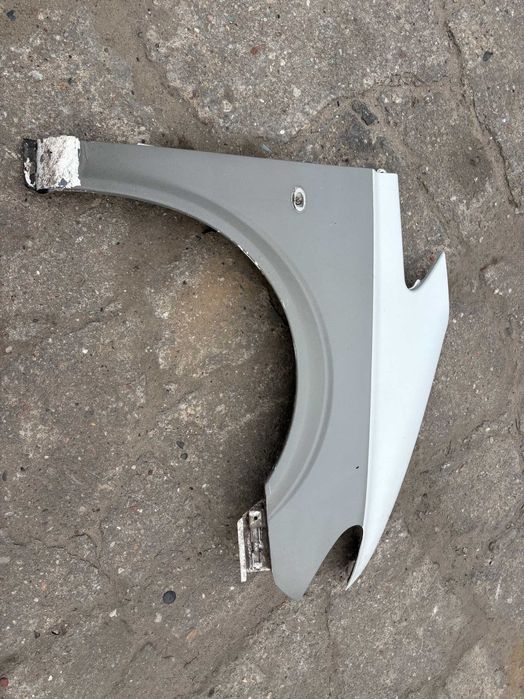 Mercedes vito 639 błotnik l/p przód