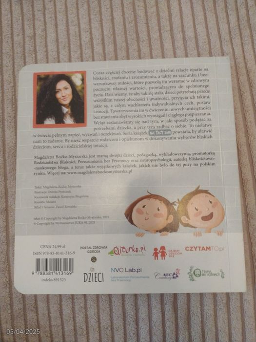 Tosia i Julek myją zęby