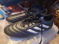 Sprzedam korki adidas nowe czarne.