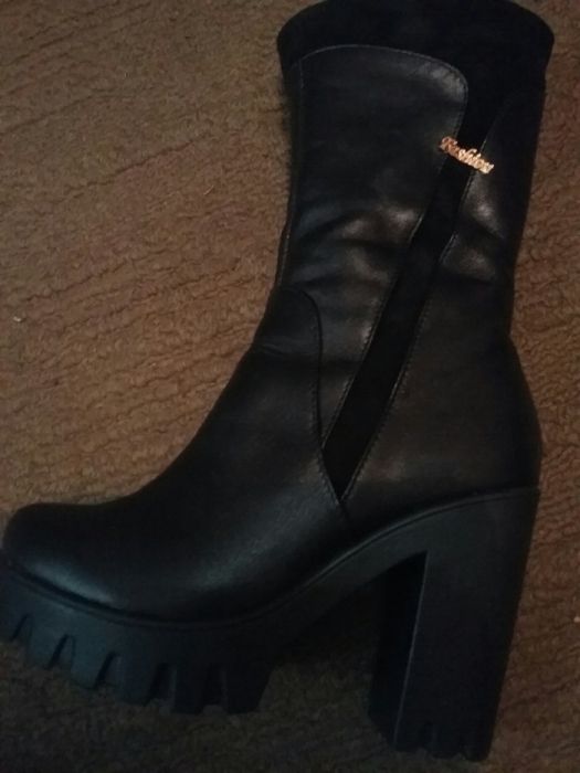 Продам зимові кожані ботінки