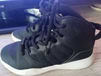Buty sportowe za kostkę 32