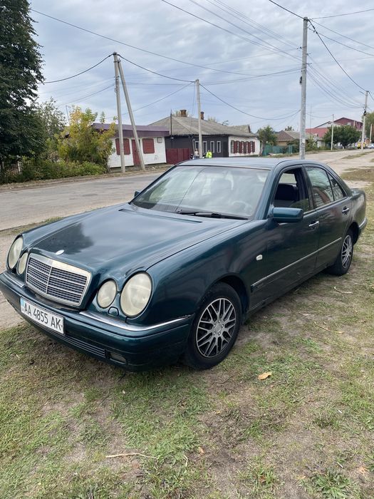 Мерседес е 200 бенз
