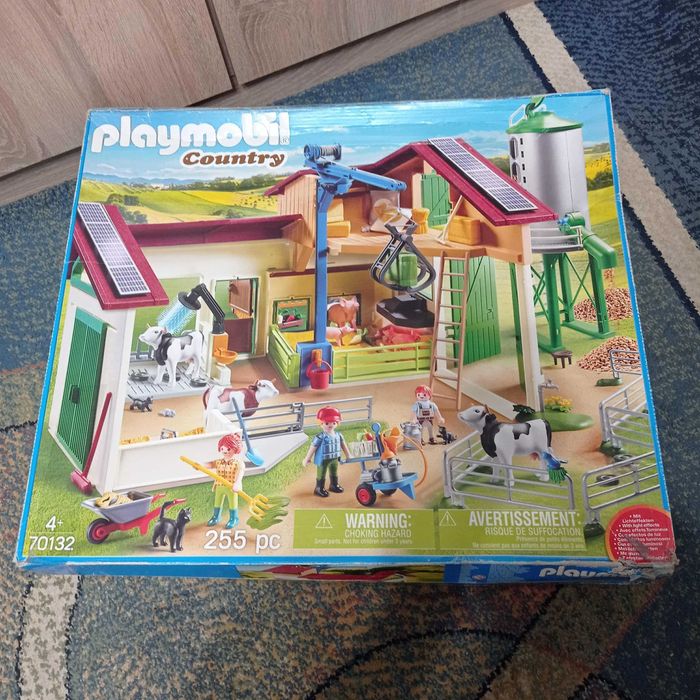Duże gospodarstwo rolne z silosem Playmobil 70132